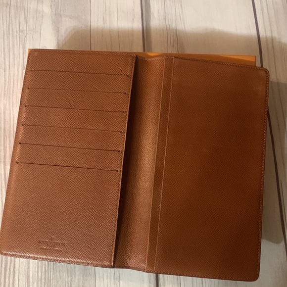 Authentic Luis Vuitton monogram Bifold long wallet - Picture 3 of 7